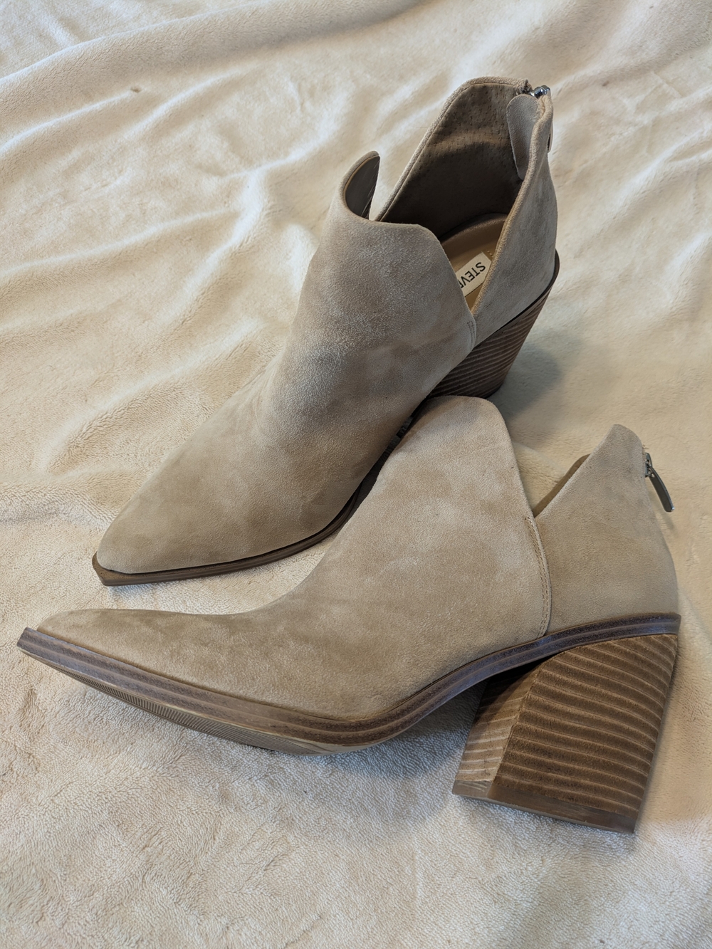 Steve Madden Light Grey Suede Pointed-Toe Stacked Heel Booties